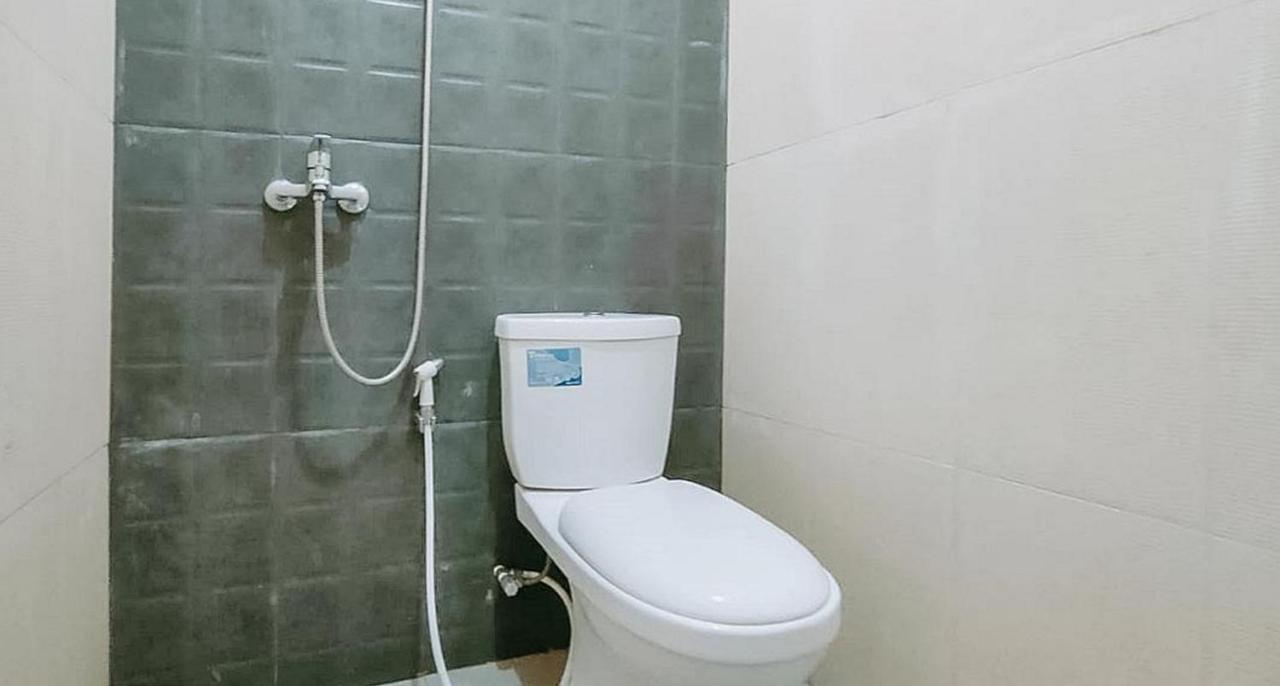 Reddoorz @ Tongas Probolinggo Hotel Екстериор снимка