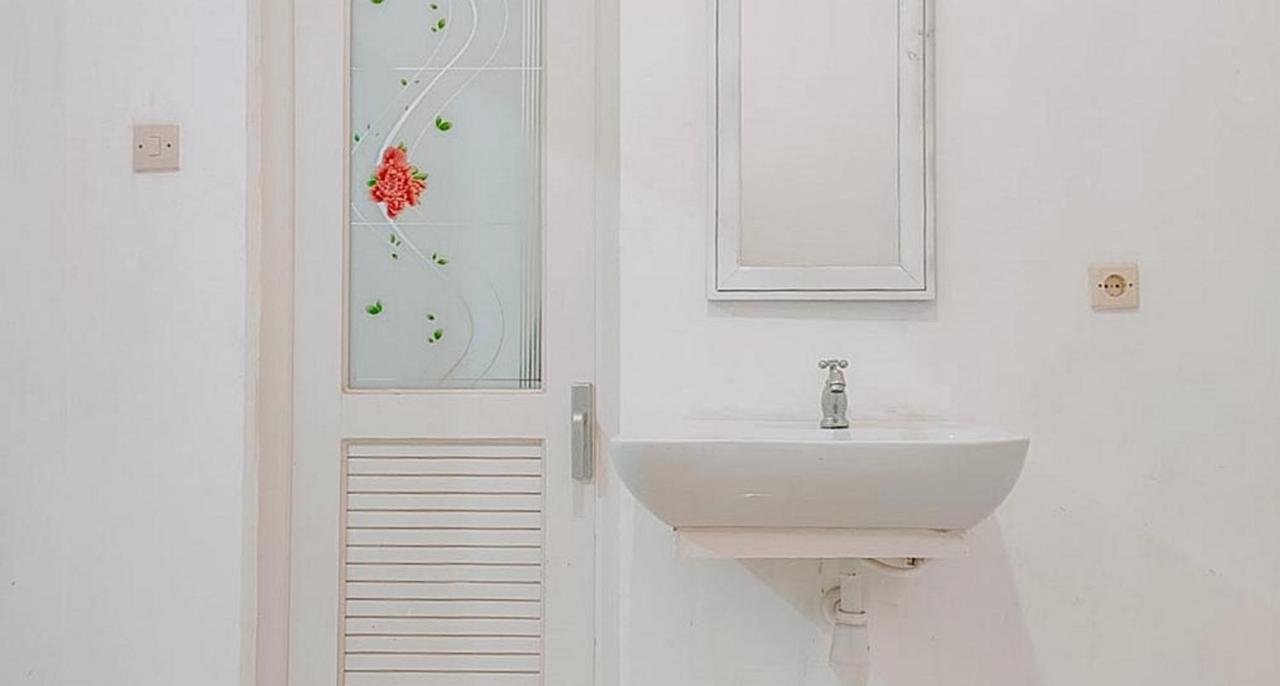 Reddoorz @ Tongas Probolinggo Hotel Екстериор снимка